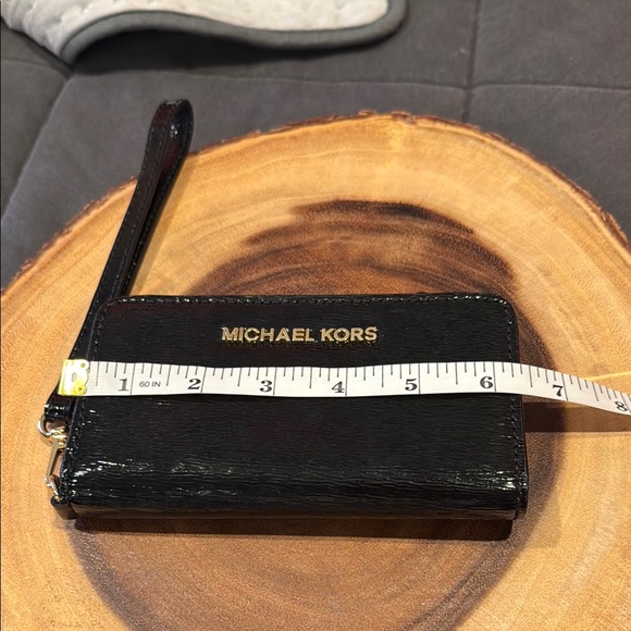 Michael Kors Black Wristlet Wallet Phone Black with Gold • EUC Trendy - Picture 5 of 6